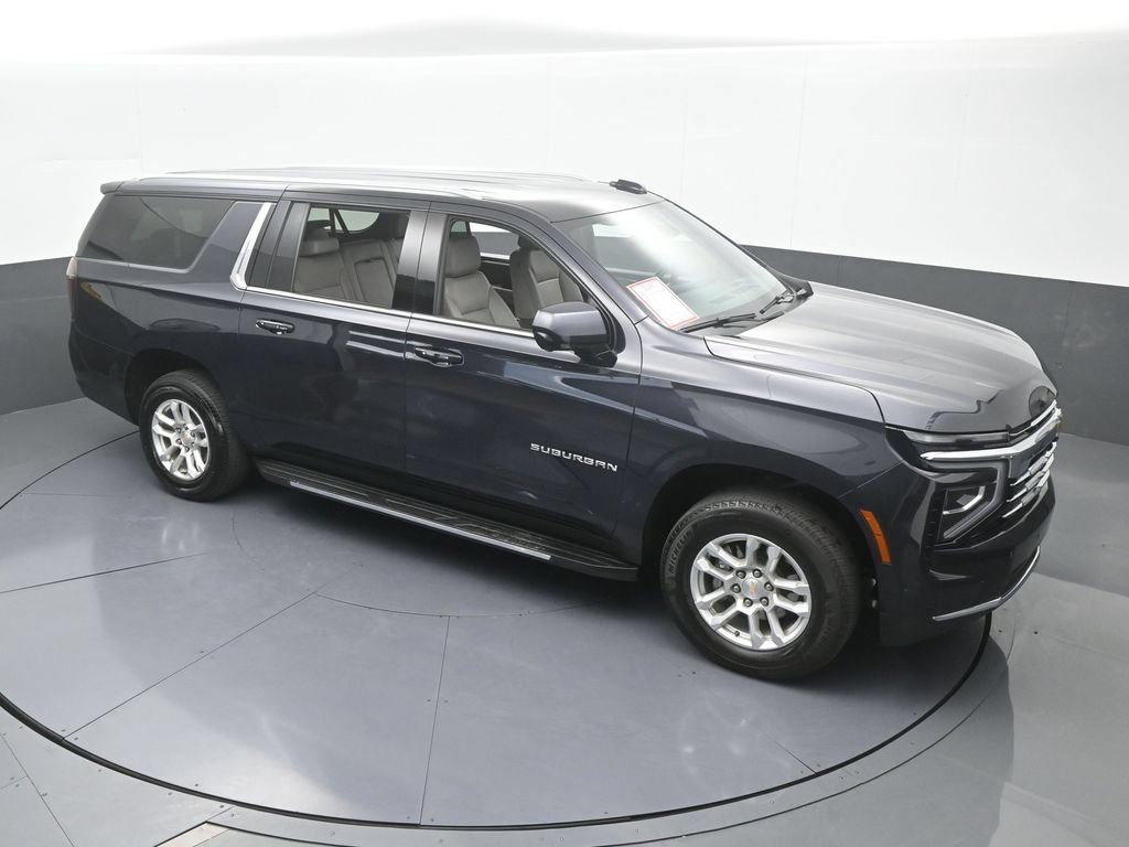 Used 2025 Chevrolet Suburban LT RWD image 67