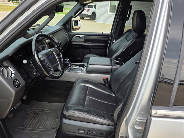 Used 2017 Ford Expedition Platinum image 5