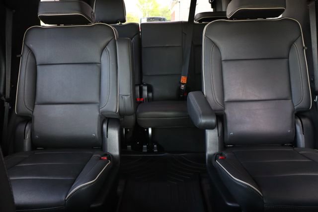 Used 2023 GMC Yukon SLT w/ SLT Luxury Package AWD/4WD image 45