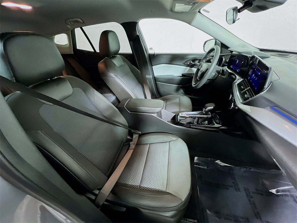 Used 2024 Chevrolet Trax LT image 25