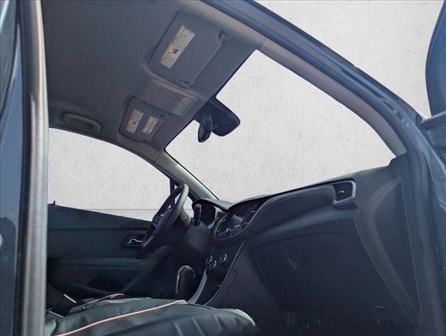 Certified 2022 Chevrolet Trax LT w/ LT Convenience Package FWD image 15