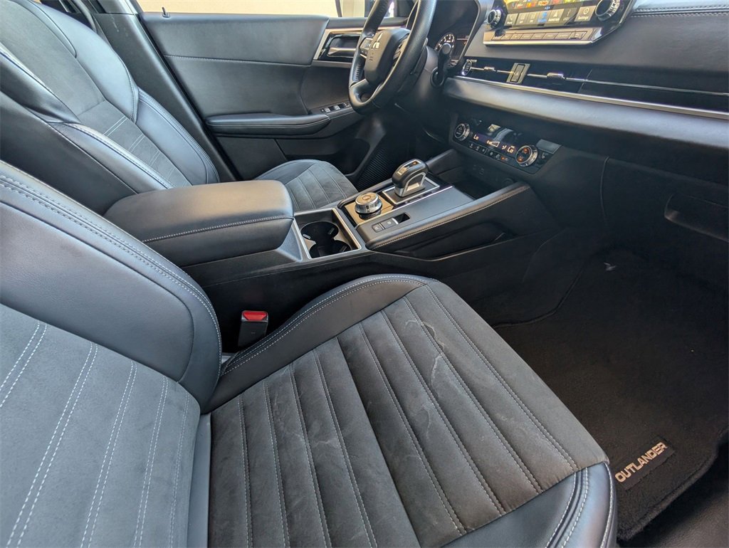 Used 2024 Mitsubishi Outlander SE Black Edition image 20