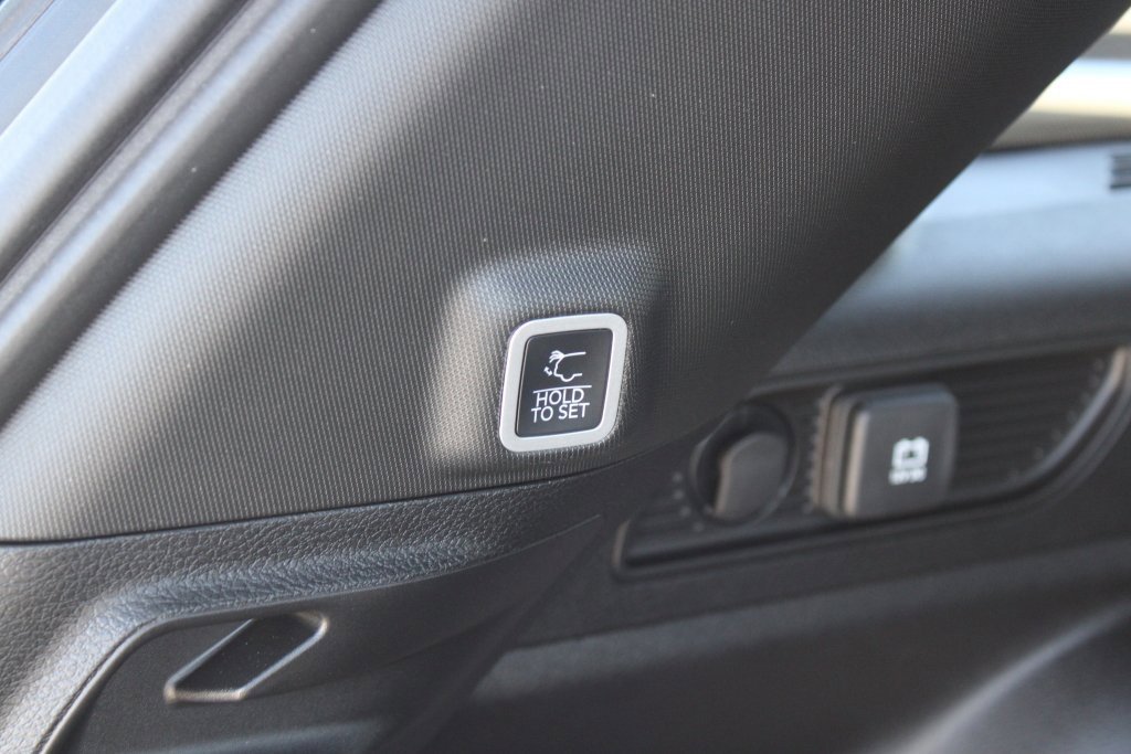 Used 2025 Jeep Grand Cherokee Laredo w/ Luxury Tech Group I image 31