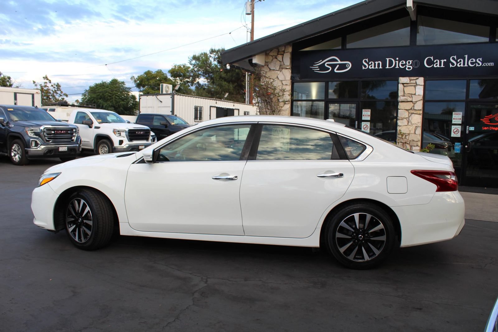 Used 2018 Nissan Altima 2.5 SL FWD image 2