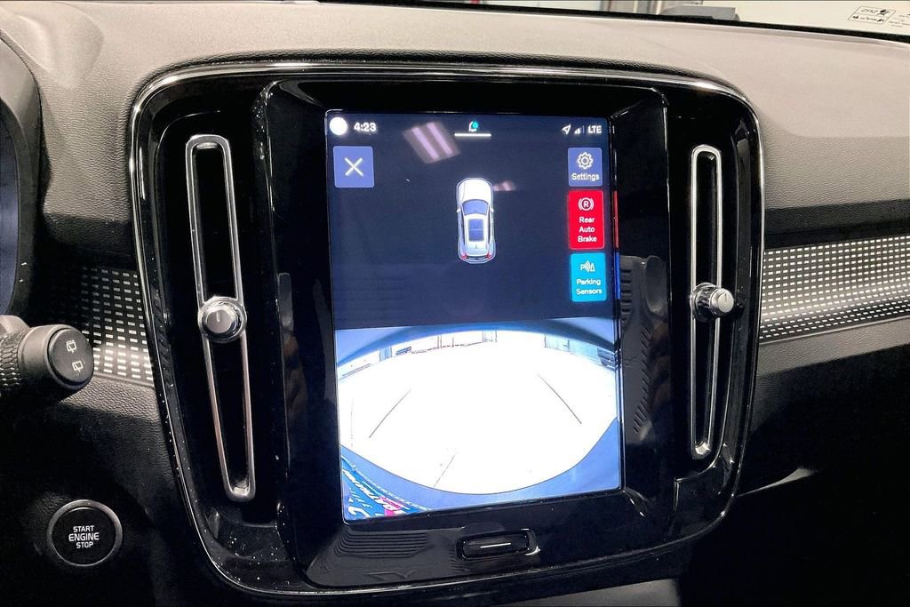 Certified 2023 Volvo XC40 B5 Plus w/ Climate Package AWD/4WD image 14