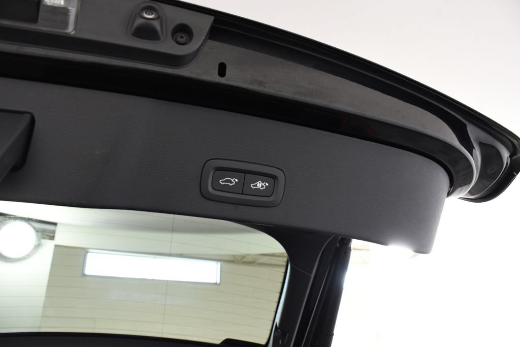 Used 2024 Volvo C40 P8 Recharge Ultimate w/ Protection Package Premier AWD/4WD image 25
