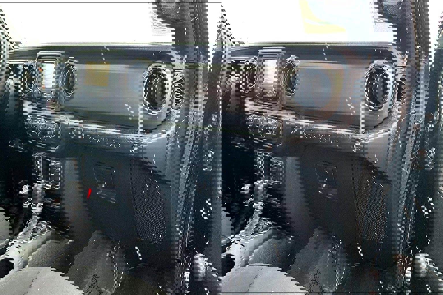 Used 2018 Jeep Wrangler Unlimited Sport image 14