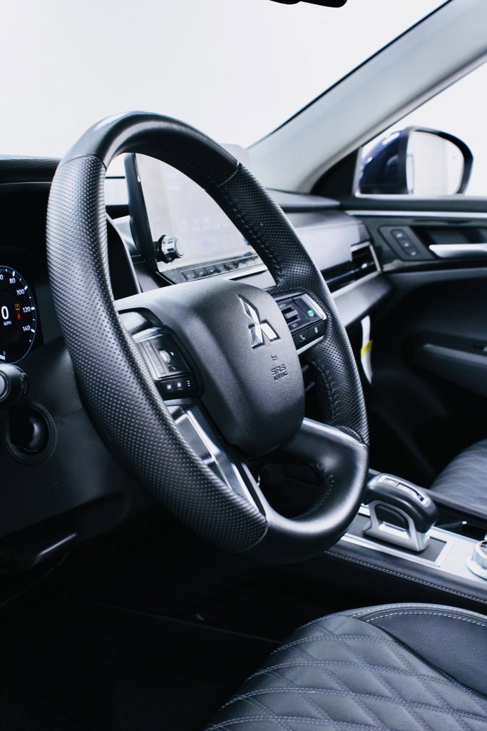 Used 2023 Mitsubishi Outlander SEL image 13