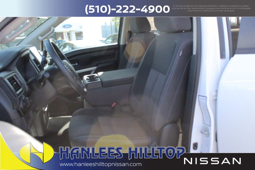 Used 2023 Nissan Titan SV image 12
