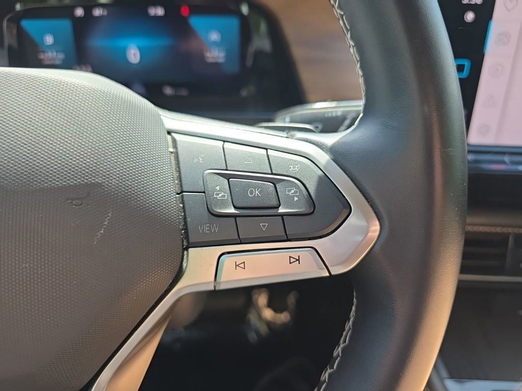 Used 2025 Volkswagen Atlas SE image 25