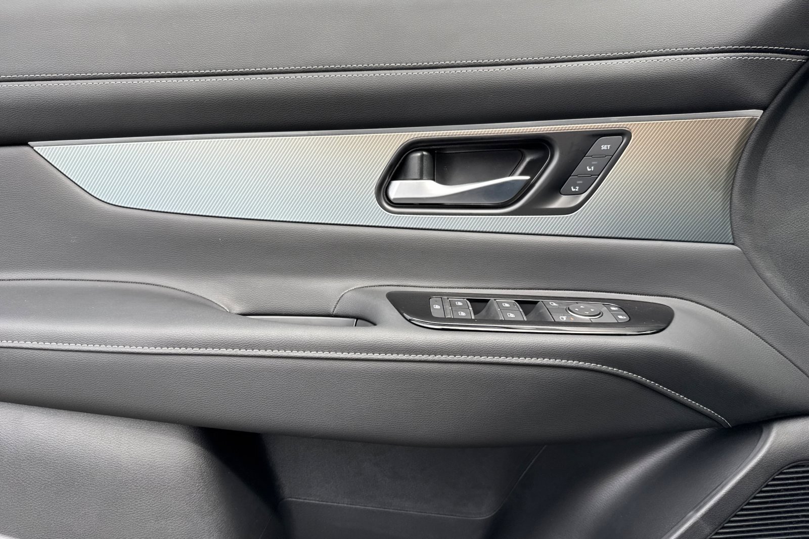 New 2025 Nissan Murano SL image 8