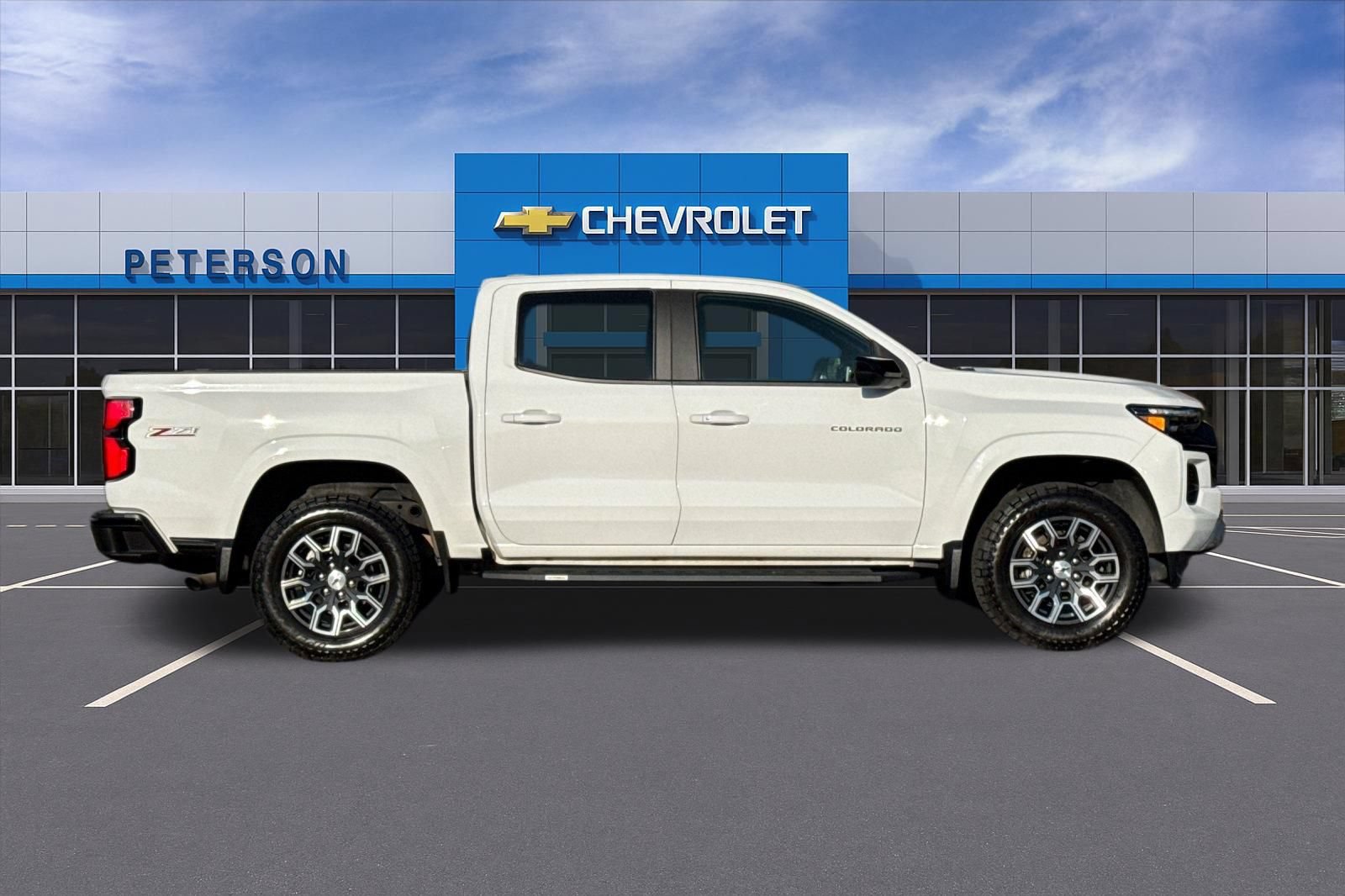 Certified 2023 Chevrolet Colorado Z71 w/ Z71 Convenience Package 2 AWD/4WD image 3