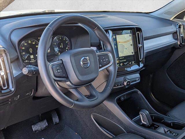 Used 2019 Volvo XC40 T5 Momentum image 10