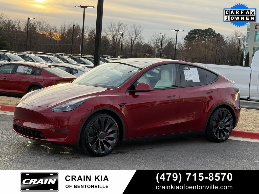 Used 2024 Tesla Model Y Performance image 3