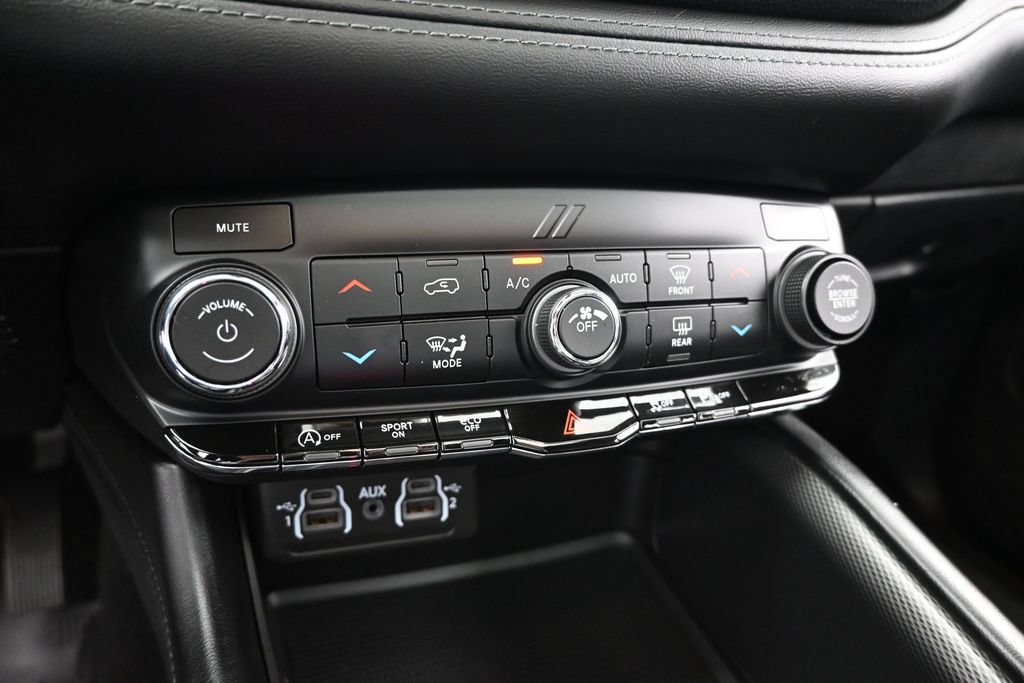 Used 2021 Dodge Durango GT w/ Blacktop Package AWD/4WD image 9