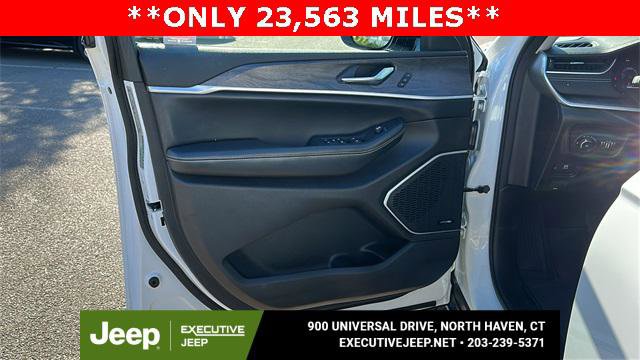 Certified 2022 Jeep Grand Cherokee Limited image 9