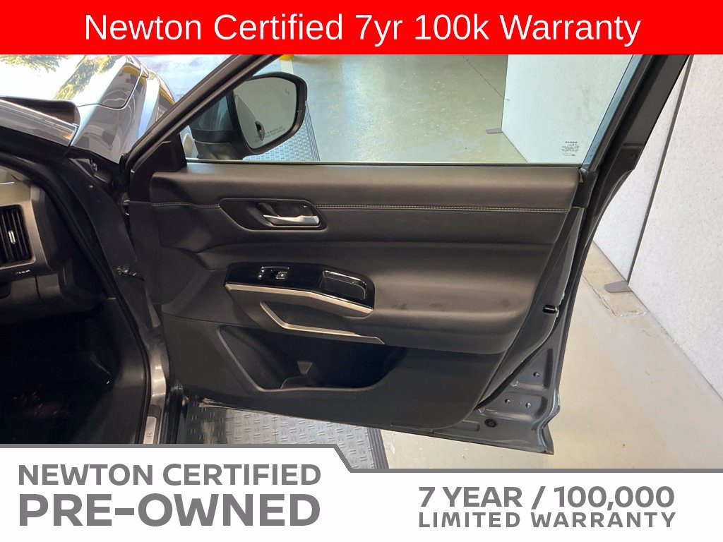 Used 2025 Nissan Pathfinder Platinum w/ Cargo Package FWD image 46