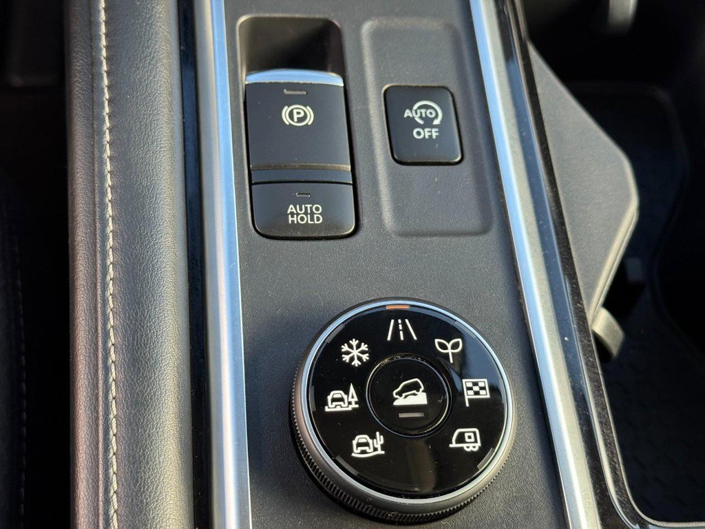 Used 2022 Nissan Pathfinder SV w/ SV Premium Package image 24