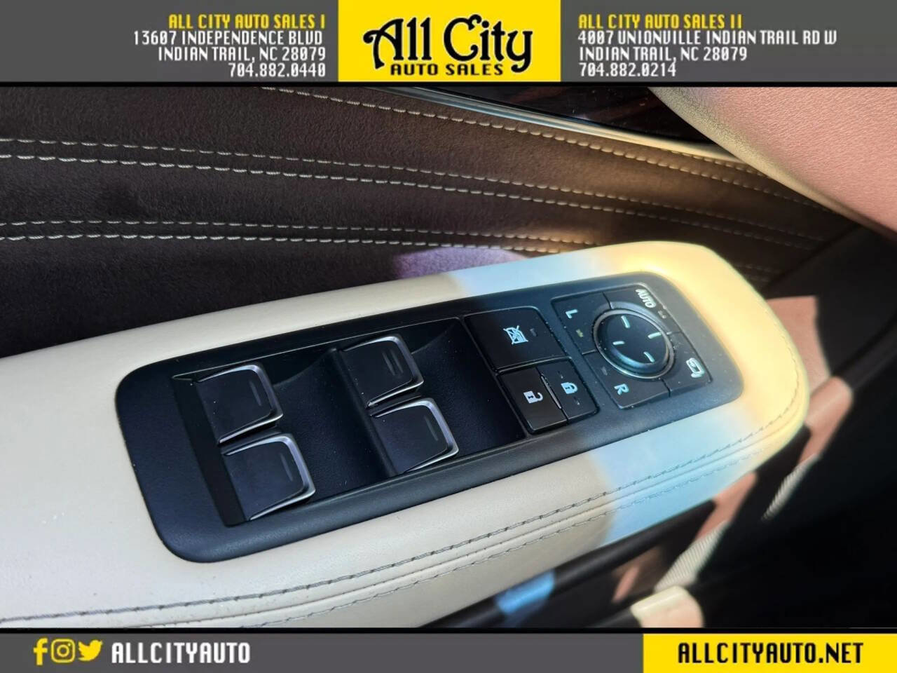 Used 2020 Lexus LS 500 w/ Interior Upgrade Package RWD image 30