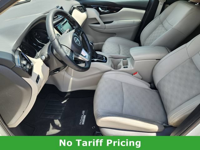 Used 2021 Nissan Rogue Sport SV w/ Technology Package FWD image 12