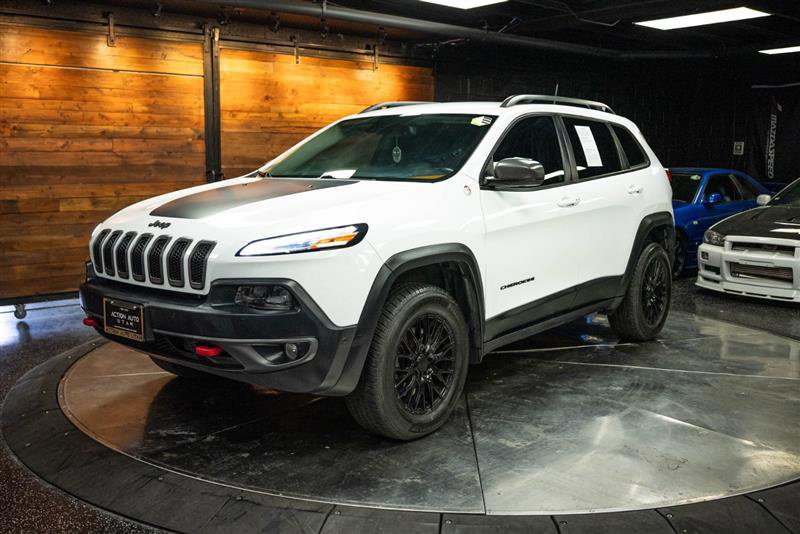 Used 2017 Jeep Cherokee Trailhawk image 2