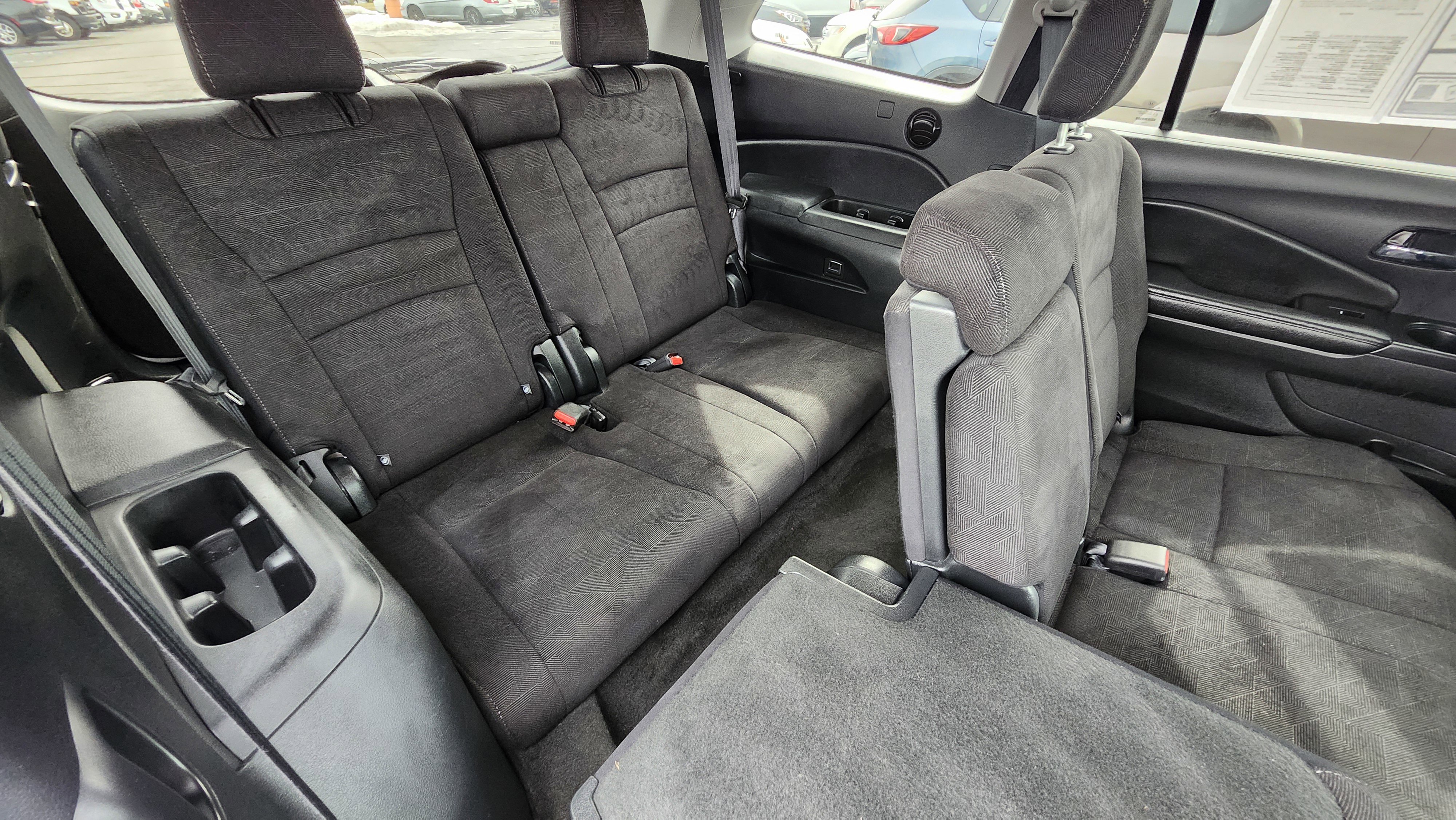 Used 2020 Honda Pilot LX image 19