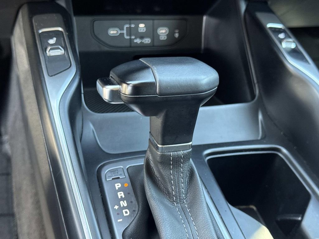 Used 2024 Kia Sorento S image 16