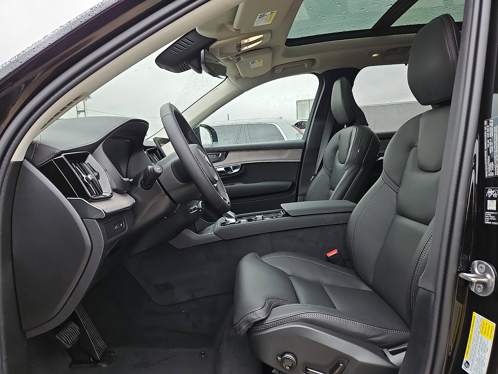 New 2026 Volvo XC90 T8 Ultra w/ Protection Package Premier image 11