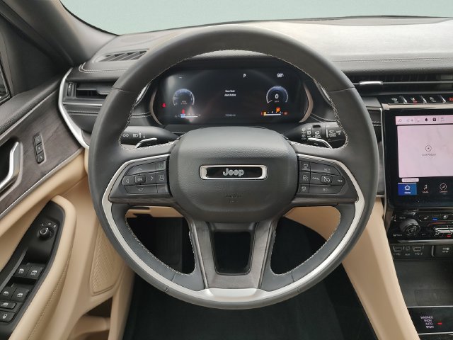 Used 2023 Jeep Grand Cherokee L Limited w/ Luxury Tech Group II AWD/4WD image 11