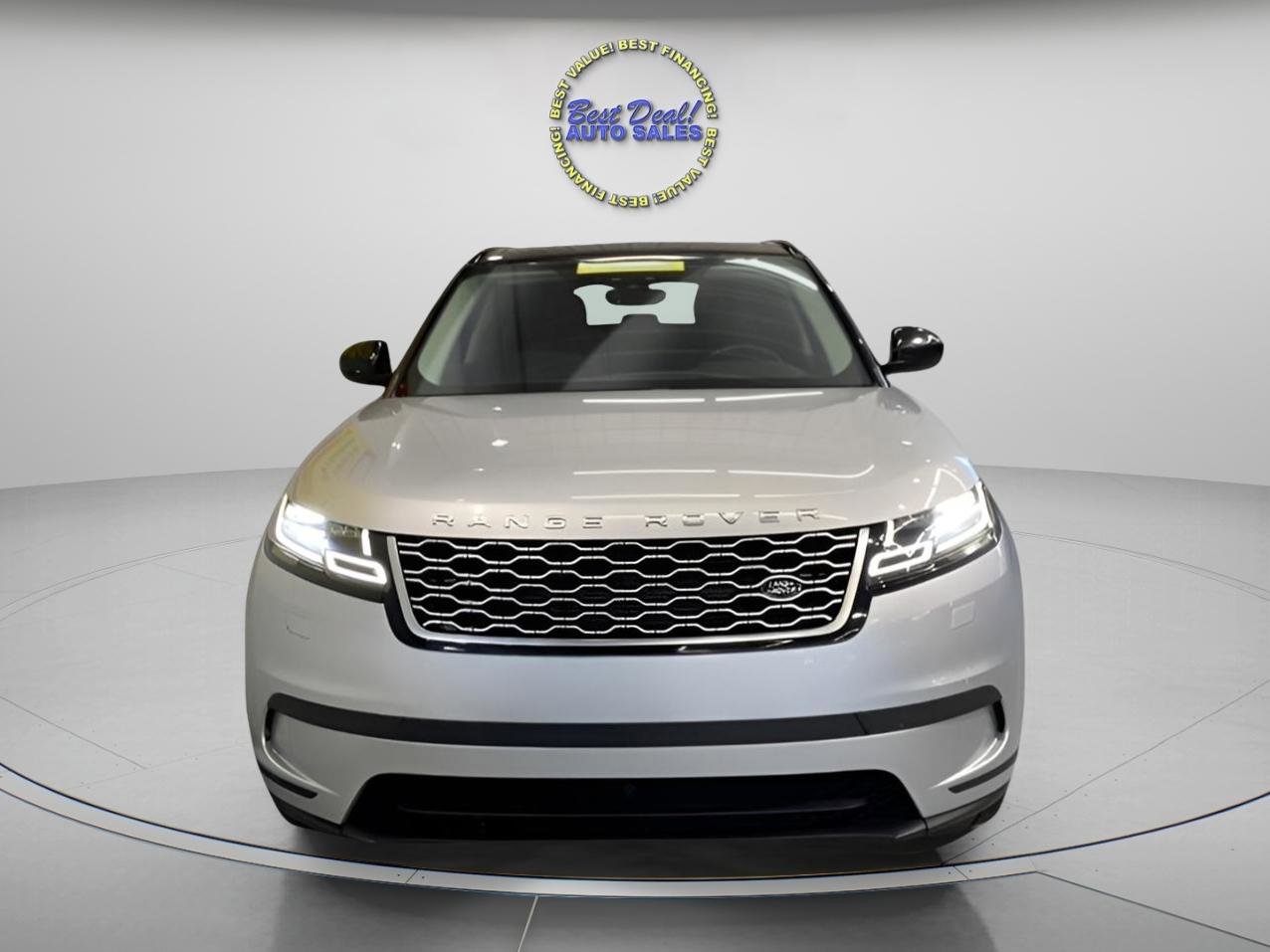 Used 2018 Land Rover Range Rover Velar S image 9