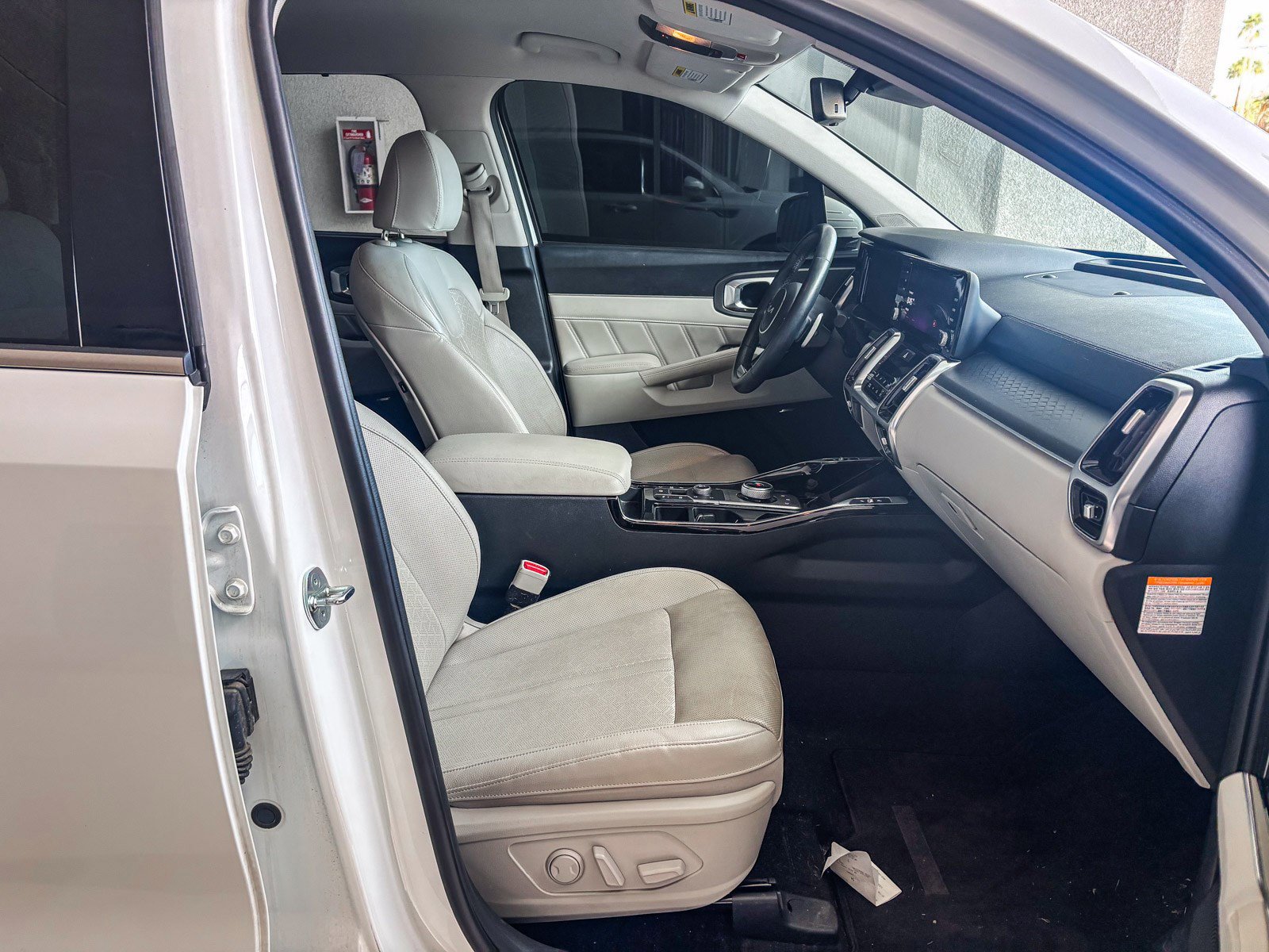 Used 2023 Kia Sorento SX Prestige image 19