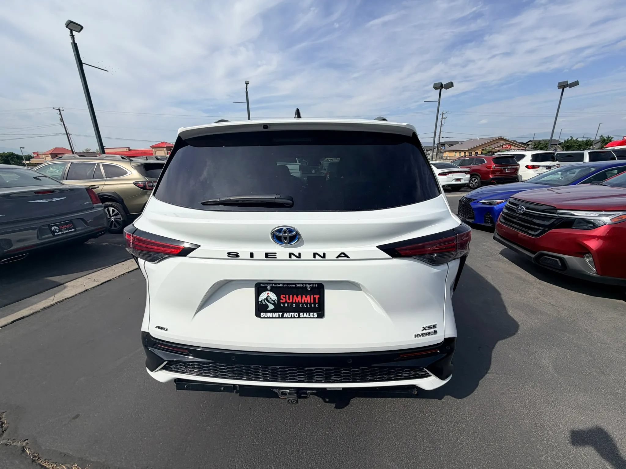 Used 2023 Toyota Sienna XSE w/ XSE Plus Package AWD/4WD image 5