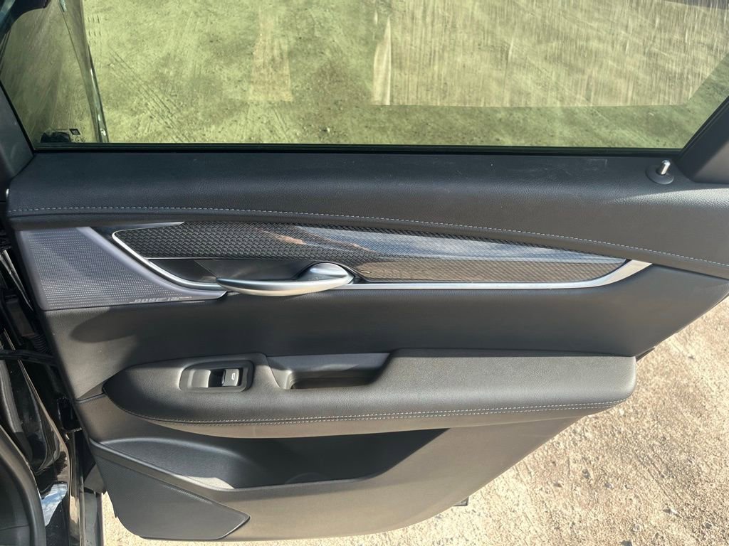 Used 2024 Cadillac XT5 Sportv w/ LPO, Floor Liner Package AWD/4WD image 30