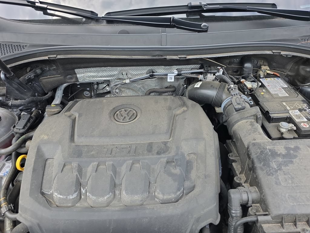 Used 2024 Volkswagen Tiguan SE R-Line AWD/4WD image 26