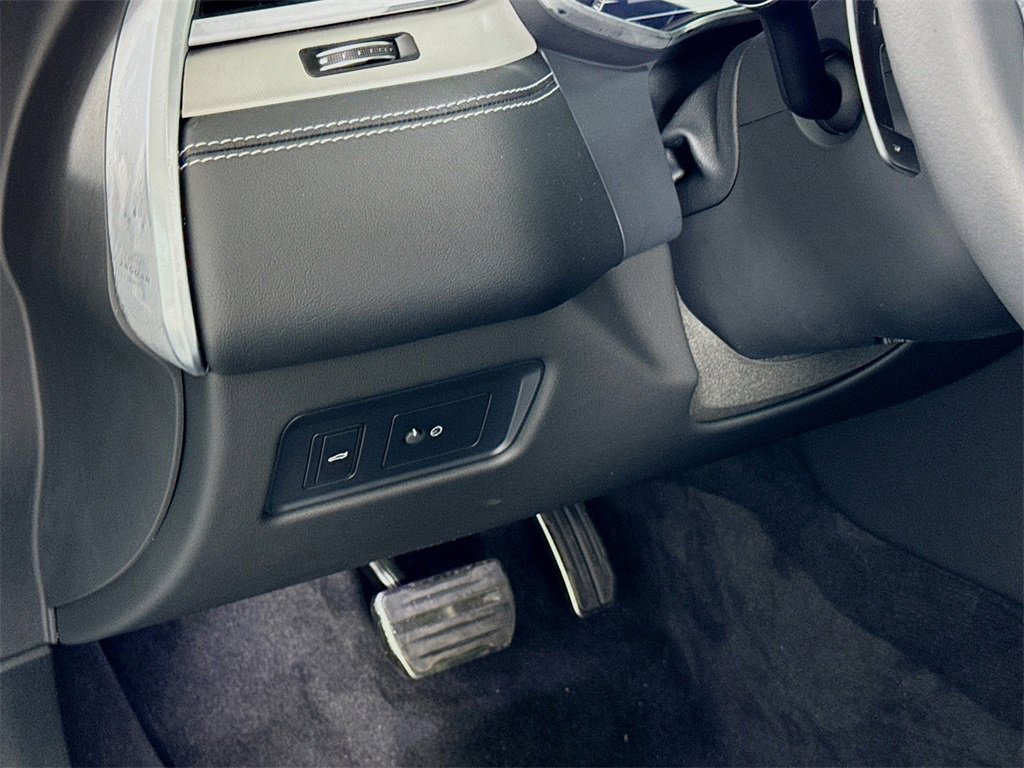 New 2024 Jaguar XF R-Dynamic SE image 10