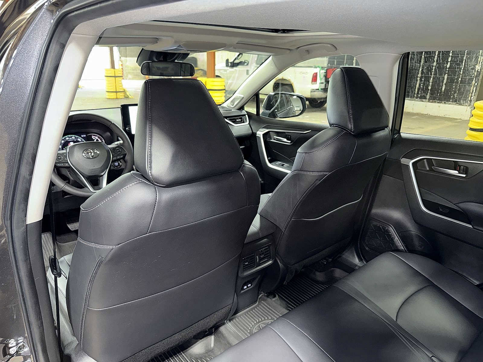 Certified 2023 Toyota RAV4 XLE Premium AWD/4WD image 30