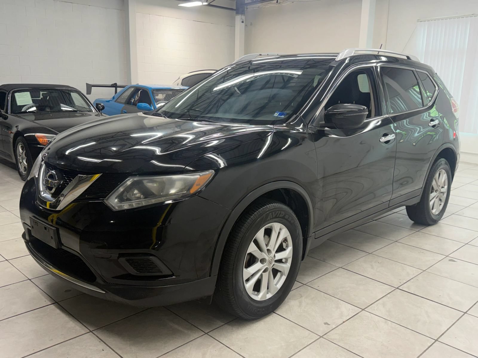 Used 2016 Nissan Rogue SV AWD/4WD image 3