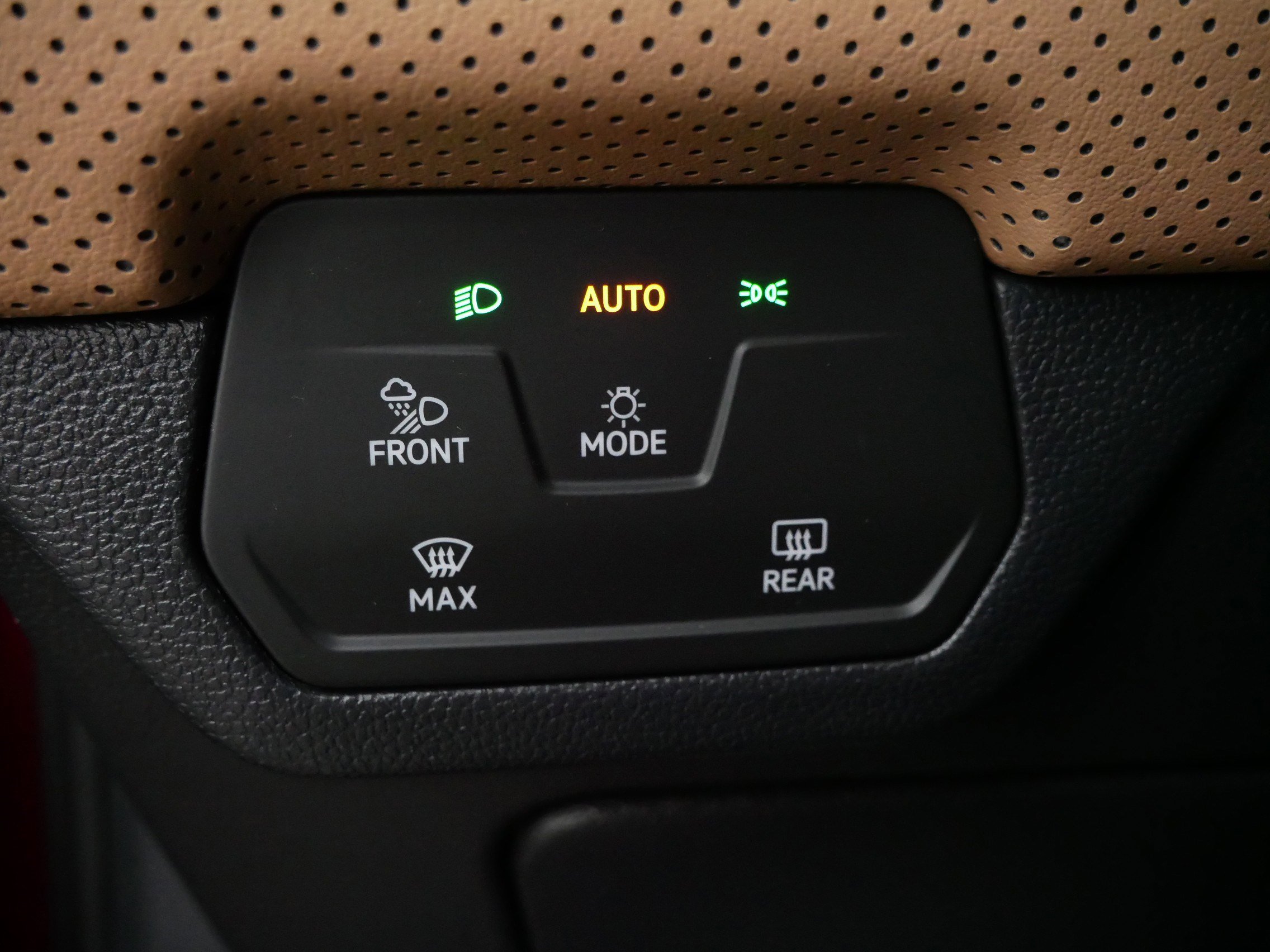 Certified 2025 Volkswagen Atlas Cross Sport SEL R-Line image 29