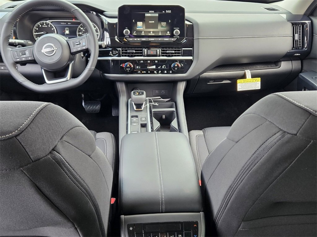 New 2025 Nissan Pathfinder SV image 6