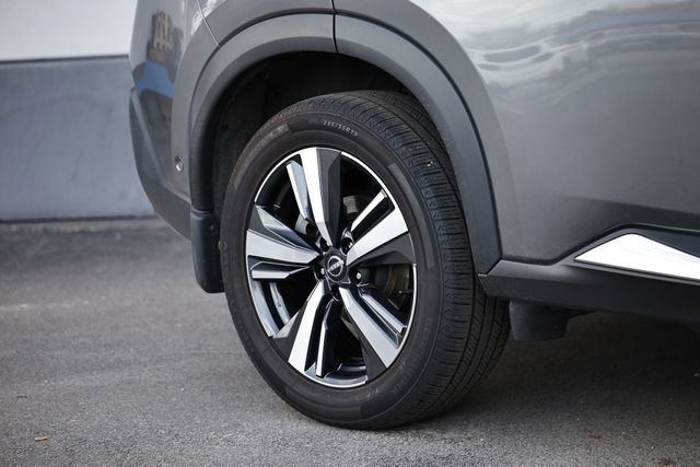 Used 2023 Nissan Rogue SL w/ SL Premium Package image 6