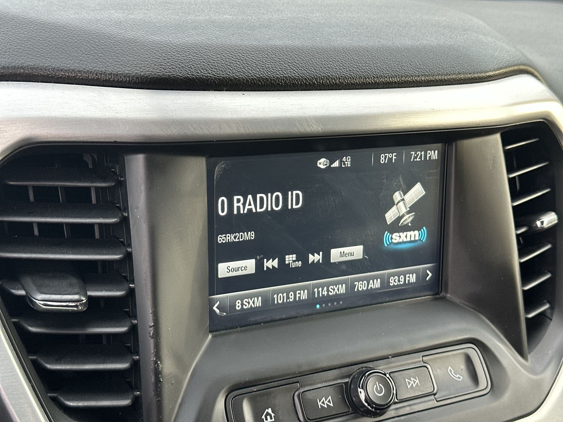 Used 2019 GMC Acadia SLE FWD image 12