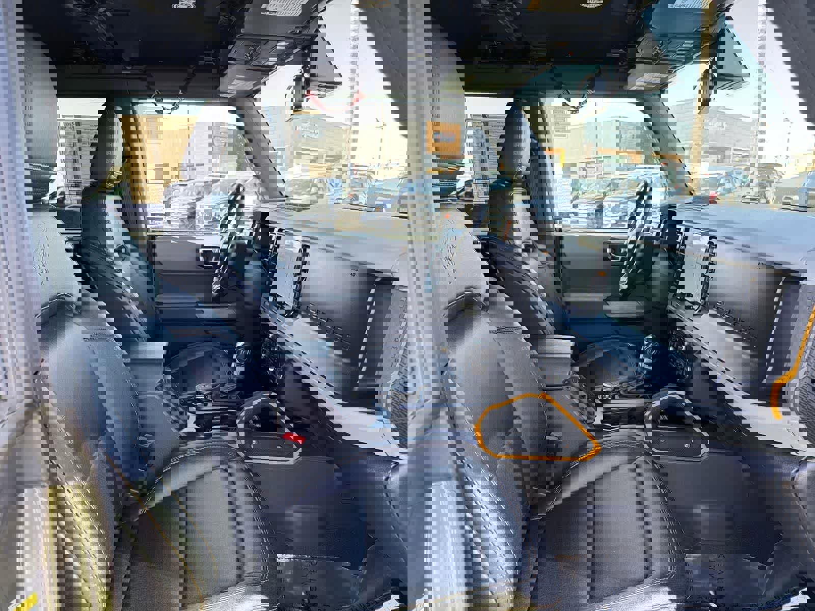 Used 2023 Ford Bronco Badlands image 31