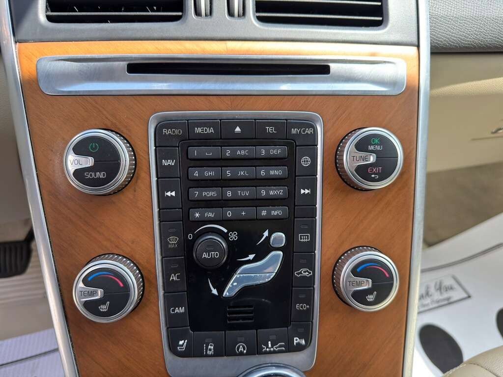 Used 2015 Volvo XC60 T5 Platinum image 19