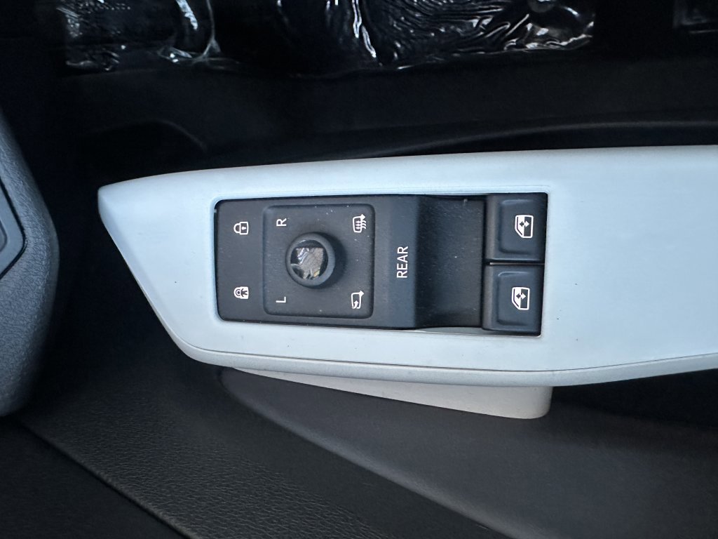 Used 2021 Volkswagen ID.4 1st Edition image 28