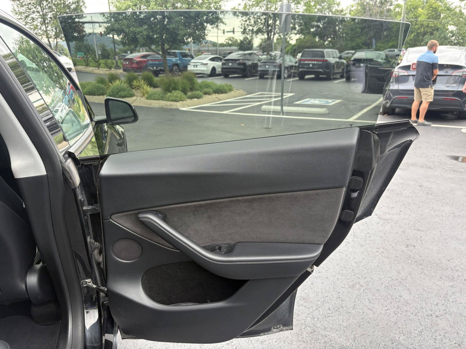 Used 2023 Tesla Model Y Long Range AWD/4WD image 17