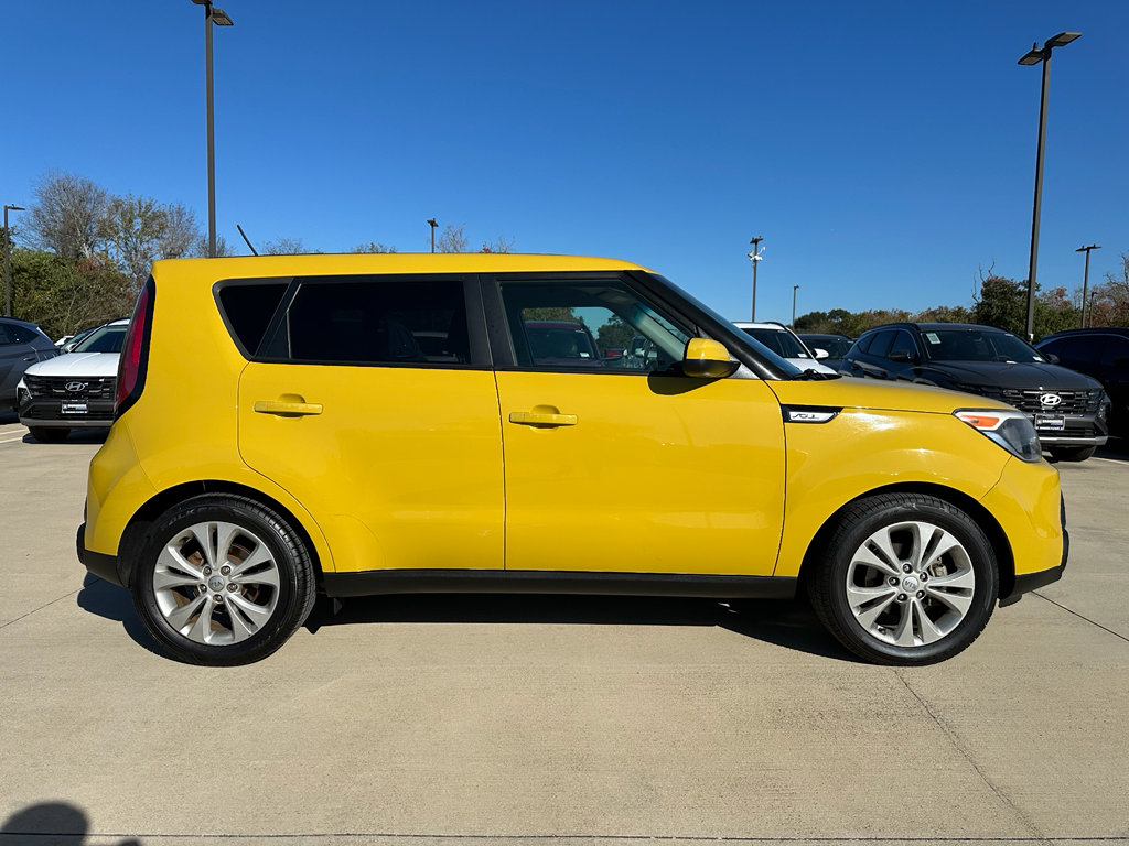 Used 2015 Kia Soul + image 4