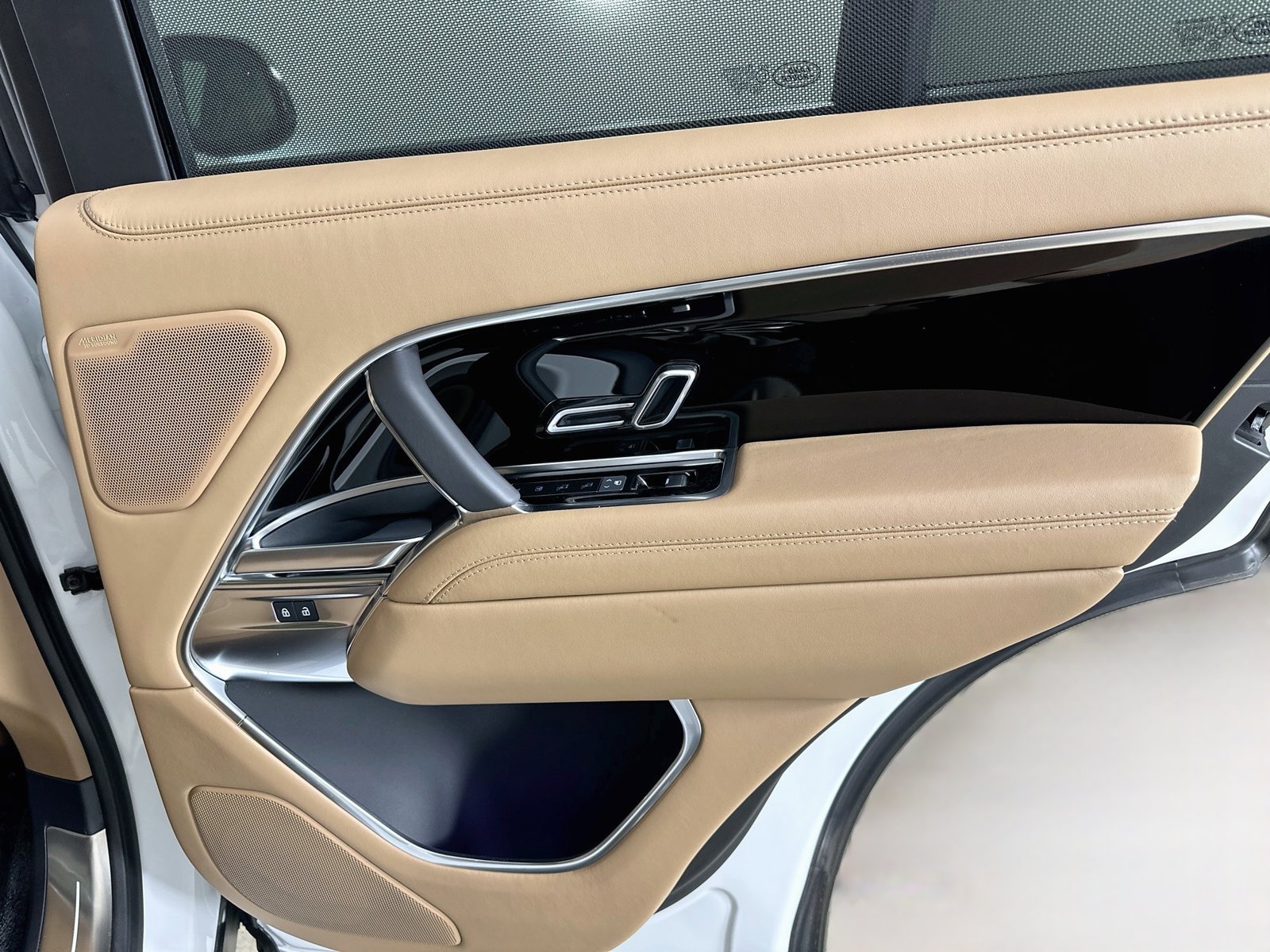 New 2026 Land Rover Range Rover SE AWD/4WD image 41