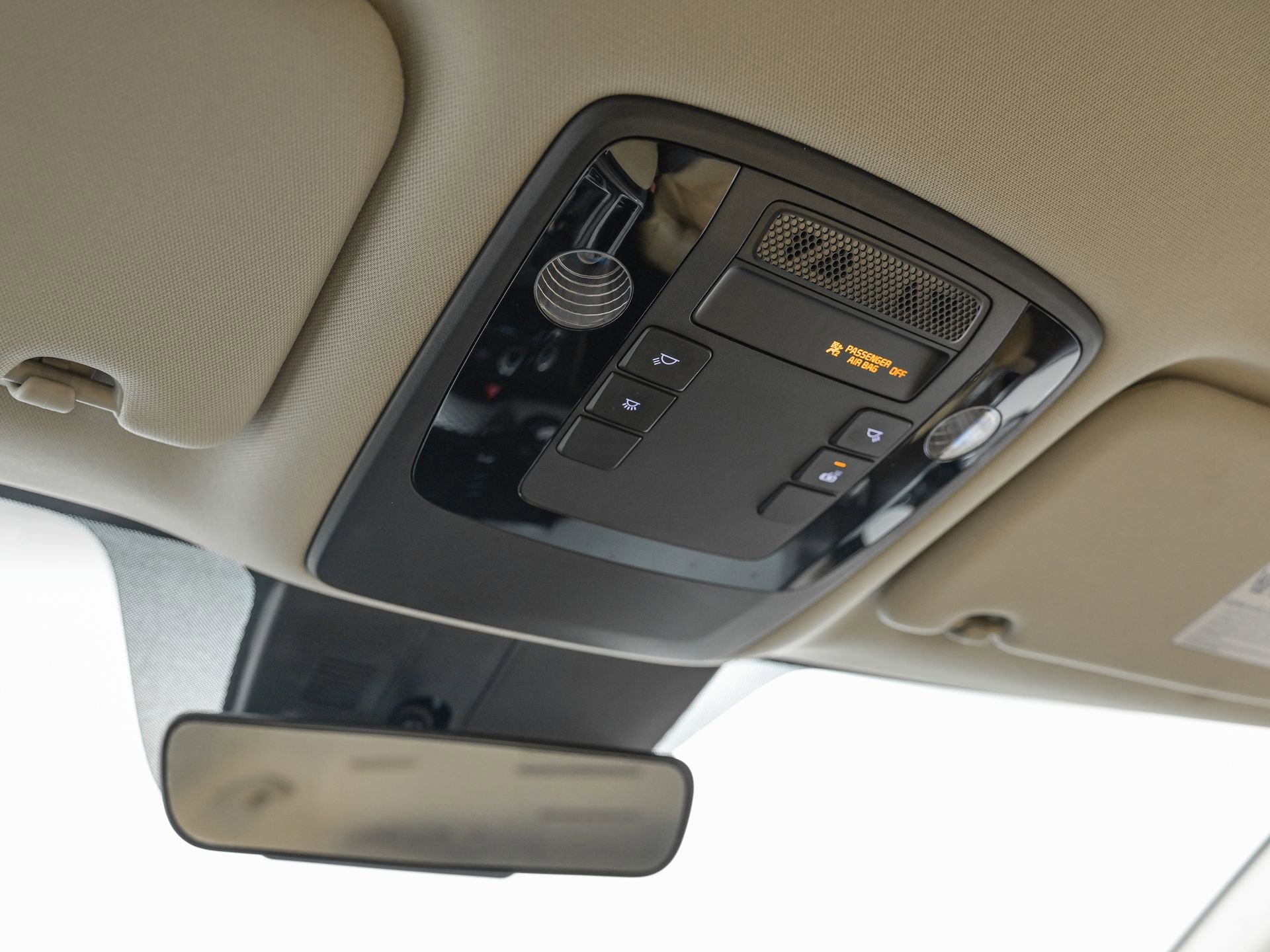 Used 2023 Kia Carnival LX image 25