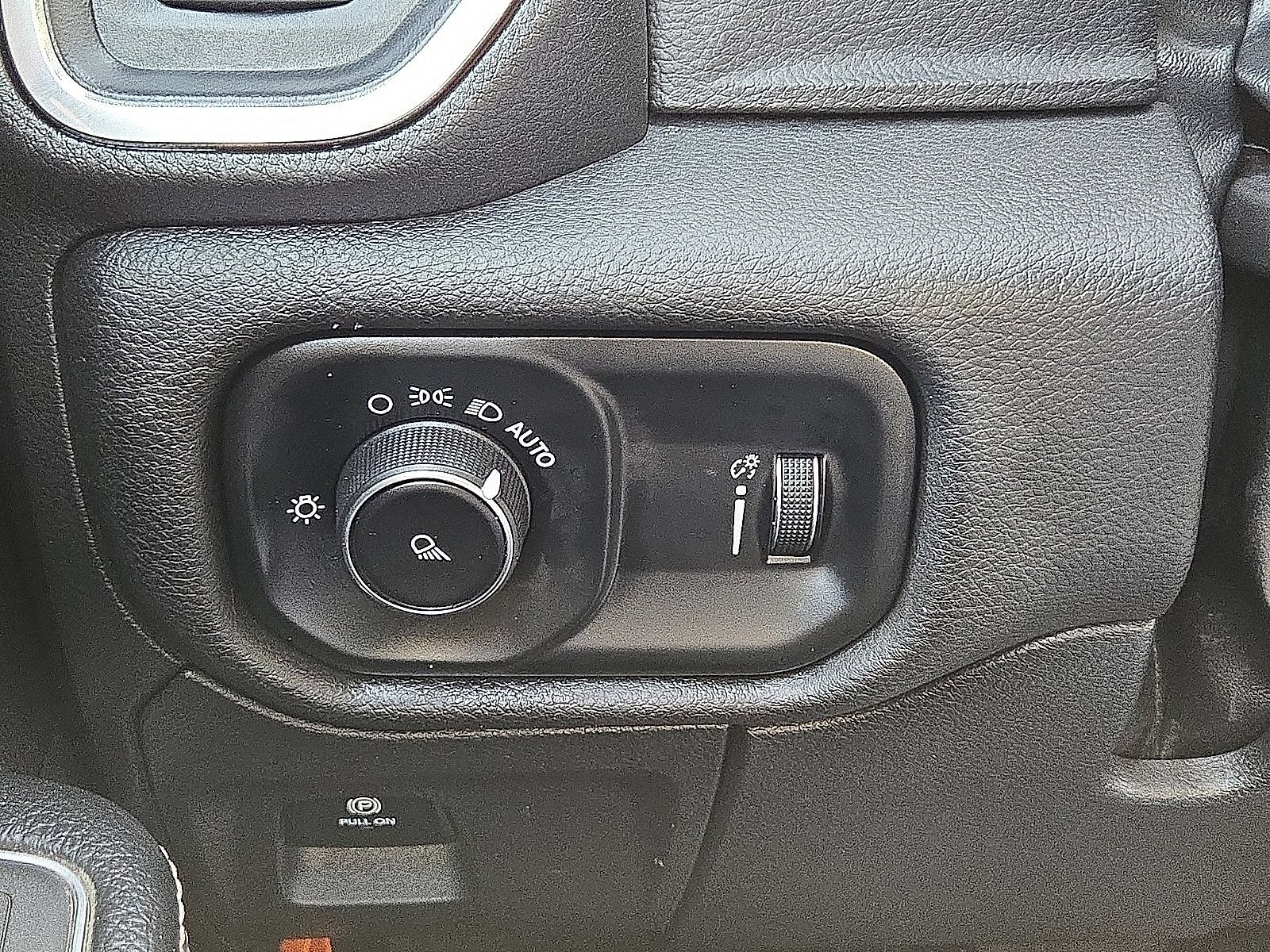 Used 2024 RAM 1500 Laramie RWD image 25