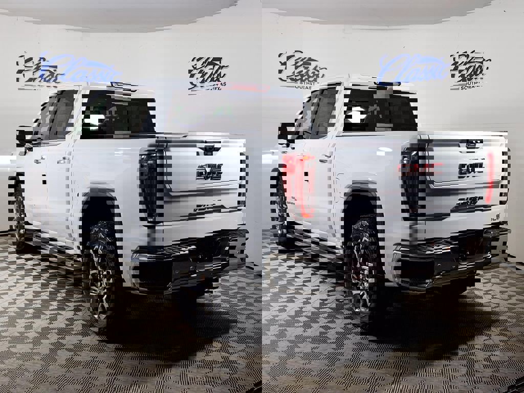 New 2026 GMC Sierra 1500 SLT image 4